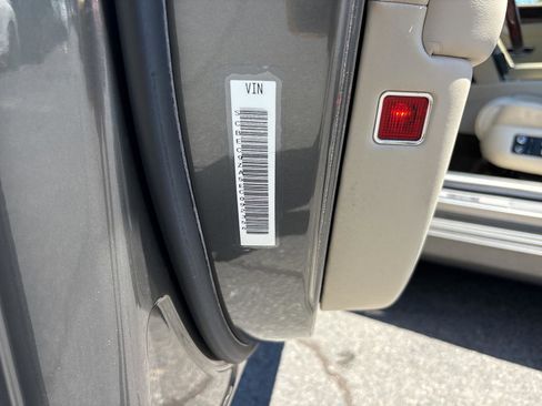 Used 2014 Bentley Flying Spur W12 image 32