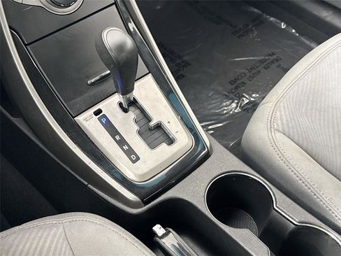 Used 2013 Hyundai Elantra GLS image 21