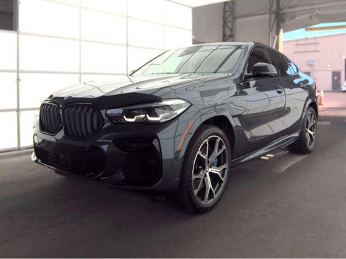 Used 2022 BMW X6 M50i AWD/4WD image 2