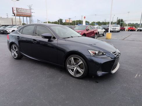 Used 2018 Lexus IS 300 AWD w/ Comfort Package image 7