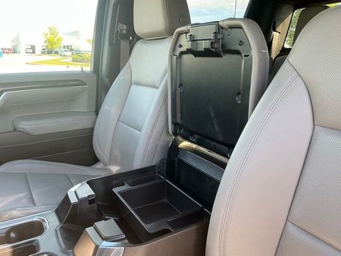 Used 2023 Chevrolet Silverado 1500 LTZ w/ LTZ Convenience Package II AWD/4WD image 33