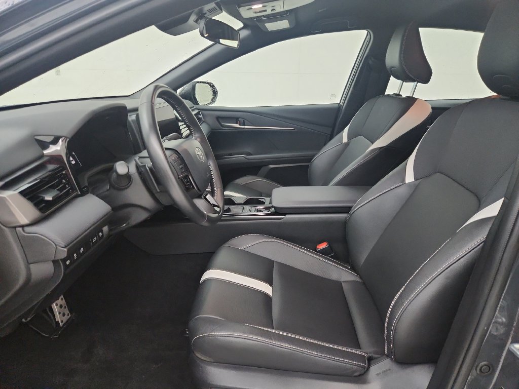 Used 2026 Toyota Camry SE FWD image 19