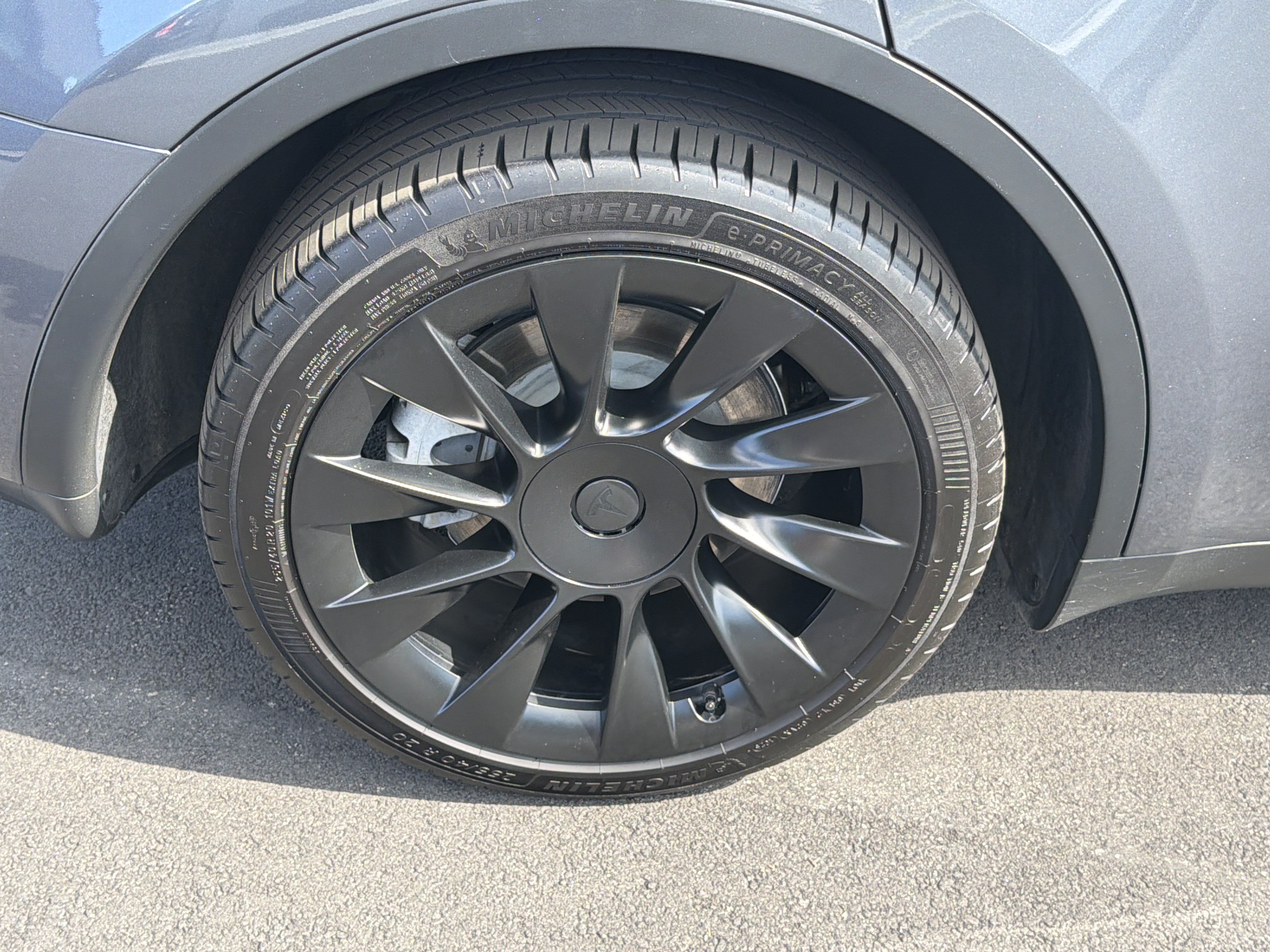 Used 2023 Tesla Model Y Long Range AWD/4WD image 17