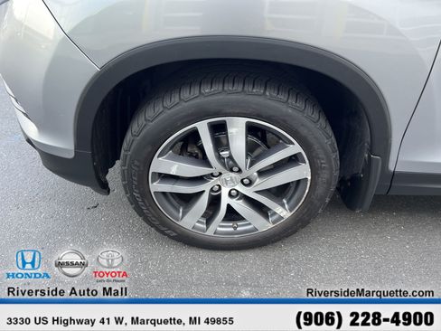Used 2017 Honda Pilot Elite image 11