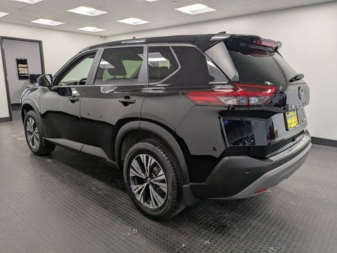 Used 2023 Nissan Rogue SV image 6