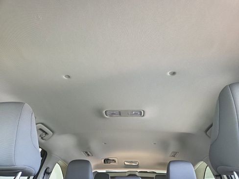 Used 2022 Toyota Highlander LE image 13