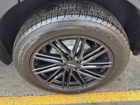 Used 2019 Land Rover Discovery Sport HSE image 9