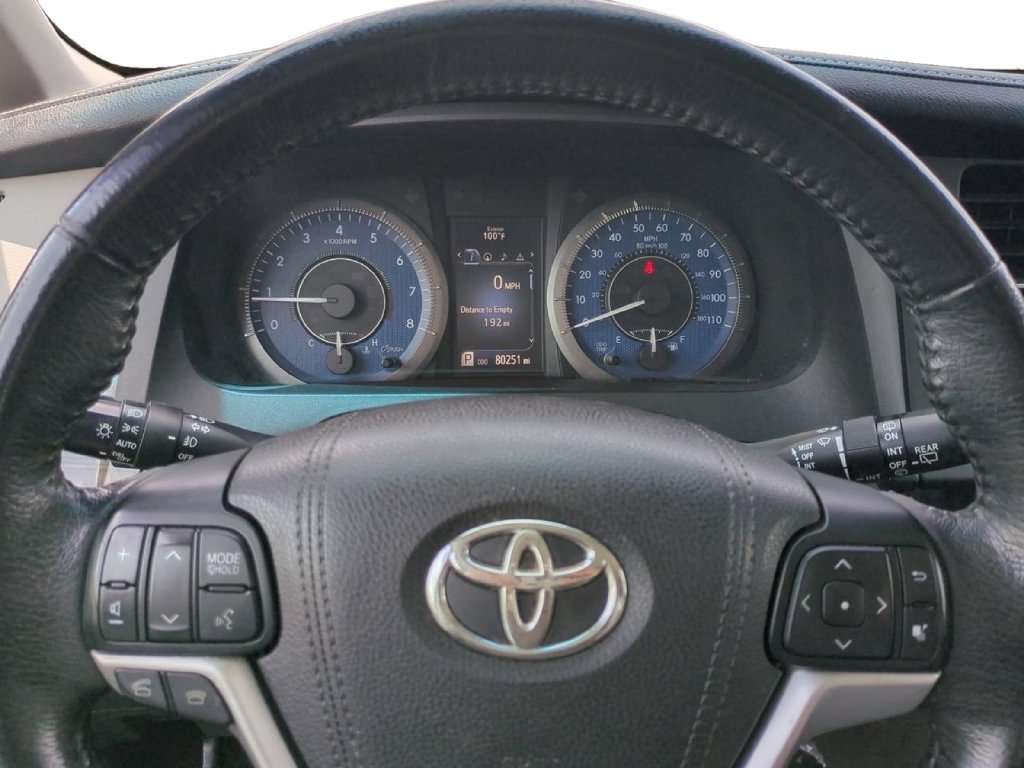 Used 2017 Toyota Sienna XLE w/ XLE Navigation Package AWD/4WD image 33