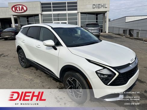 Certified 2023 Kia Sportage LX image 1