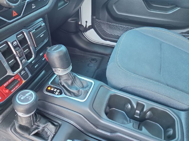 Used 2024 Jeep Gladiator Mojave AWD/4WD image 24
