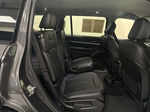 Used 2022 Jeep Grand Cherokee L Limited image 20
