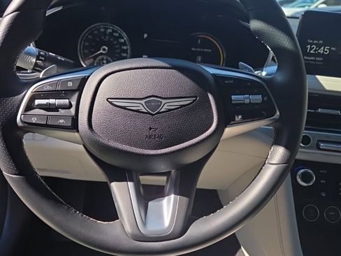 Used 2025 Genesis G70 2.5T image 14