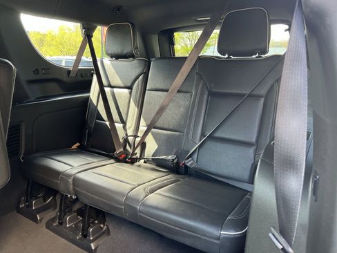 Used 2022 GMC Yukon XL SLT w/ SLT Premium Package image 34