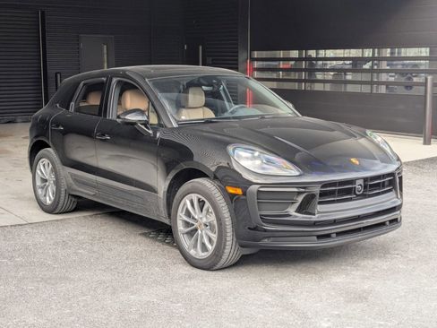 Used 2026 Porsche Macan AWD/4WD image 7