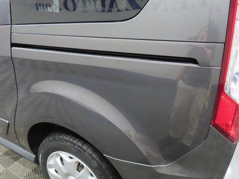 Used 2018 Ford Transit Connect XLT image 38