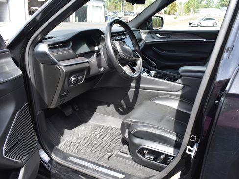 Used 2021 Jeep Grand Cherokee L Overland w/ Luxury Tech Group IV image 12