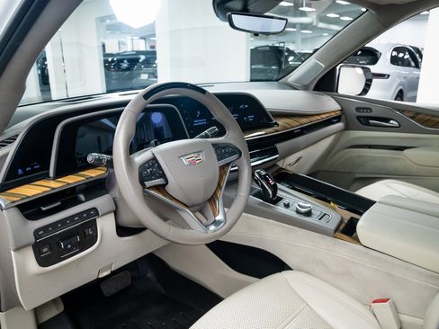 Used 2021 Cadillac Escalade ESV Sport Platinum w/ LPO, ONYX Package image 19