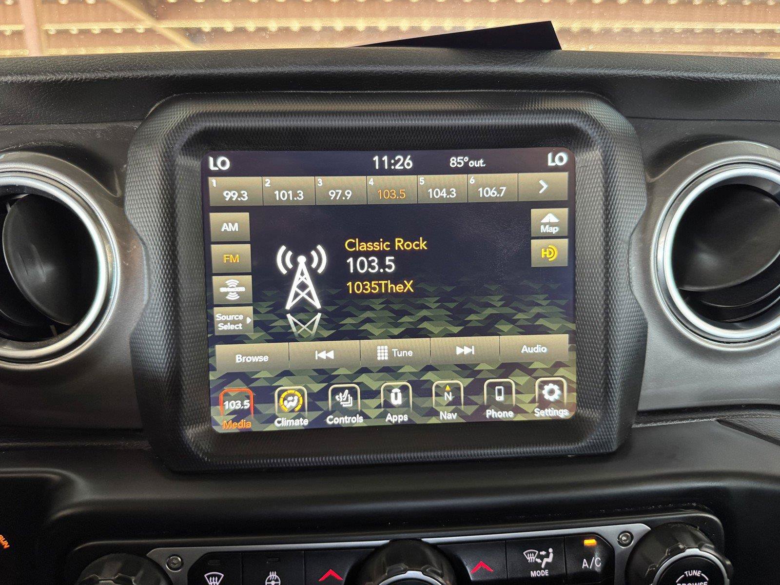 Used 2020 Jeep Gladiator Overland AWD/4WD image 13