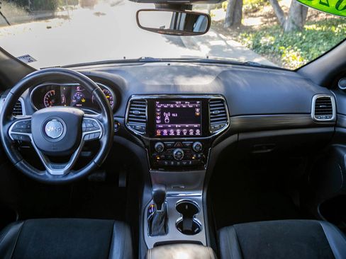 Used 2020 Jeep Grand Cherokee Altitude image 22