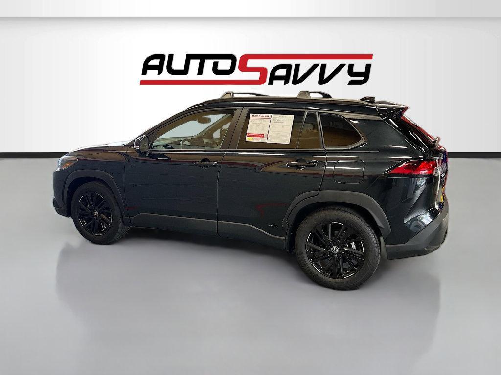 Used 2024 Toyota Corolla Cross AWD Hybrid w/ Moonroof Package image 4