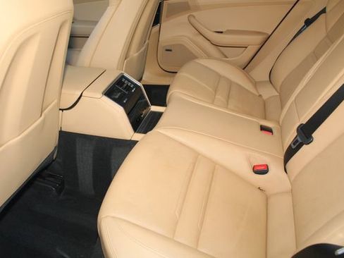 Used 2019 Porsche Panamera 4 image 24