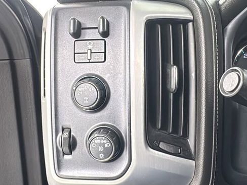 Used 2018 GMC Sierra 1500 SLT image 33