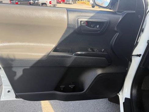 Used 2021 Toyota Tacoma SR5 image 11