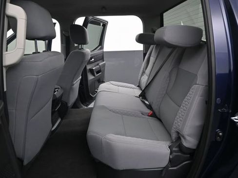 Used 2022 Toyota Tundra SR5 w/ SR5 Convenience Package AWD/4WD image 11
