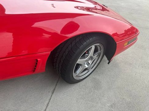 Used 1996 Chevrolet Corvette Coupe RWD image 6