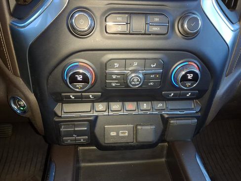 Used 2021 Chevrolet Silverado 1500 LT Trail Boss w/ Convenience Package II image 8