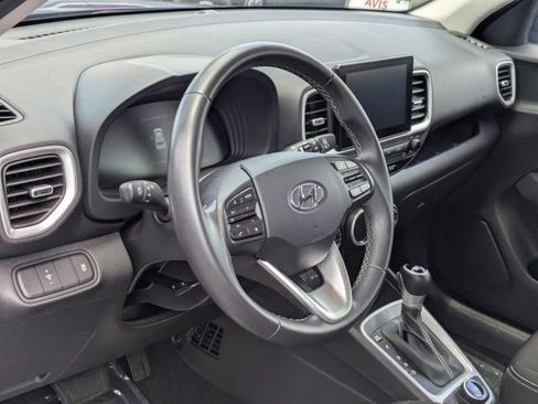 Used 2025 Hyundai Venue SEL FWD image 14