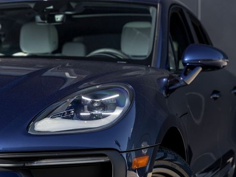 New 2026 Porsche Macan image 16