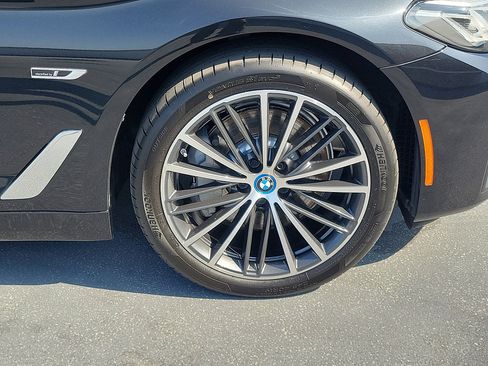 Used 2023 BMW 530e w/ Convenience Package RWD image 5