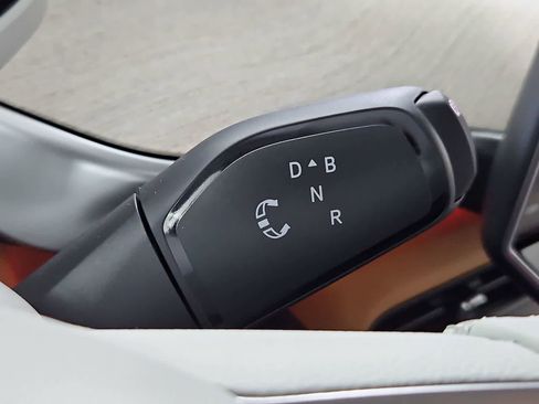 New 2025 Volkswagen ID. Buzz Pro S Plus image 34