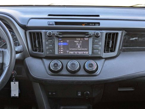 Used 2017 Toyota RAV4 LE image 18