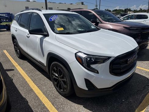 Used 2021 GMC Terrain SLE w/ Elevation Edition FWD image 3