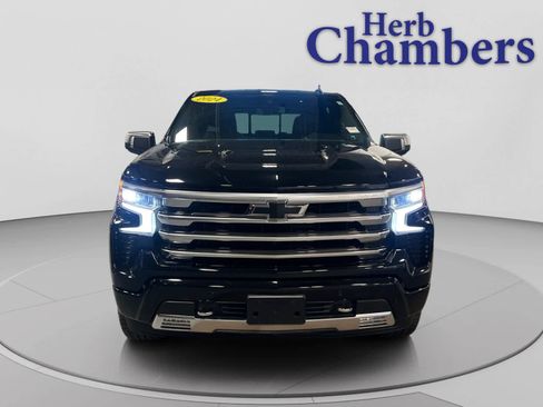 Used 2024 Chevrolet Silverado 1500 High Country AWD/4WD image 2