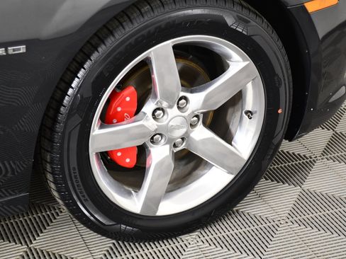 Used 2015 Chevrolet Camaro LT RWD image 35