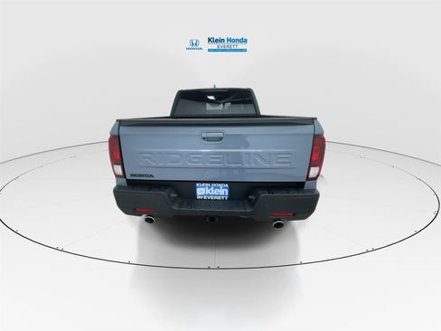 New 2026 Honda Ridgeline Black Edition image 9