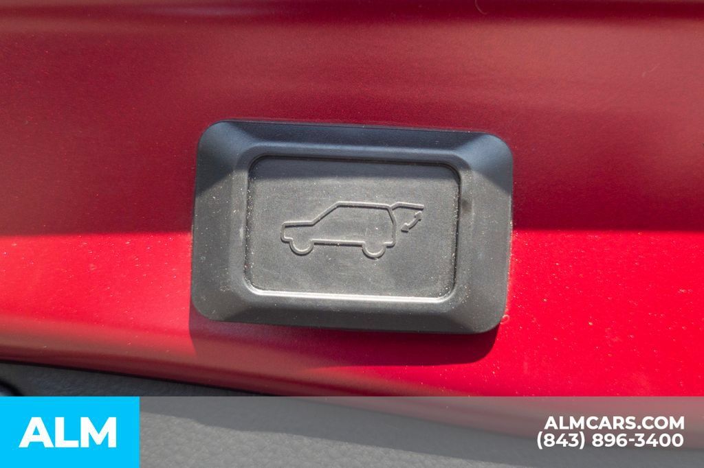 Used 2019 Toyota RAV4 XLE Premium w/ Advanced Technology Package AWD/4WD image 9
