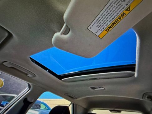 Used 2024 Hyundai Venue SEL image 7