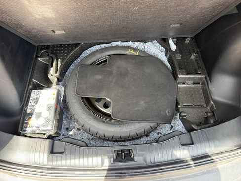 Used 2025 Ford Escape ST-Line FWD image 13