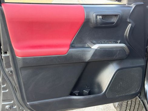 Used 2019 Toyota Tacoma SR5 image 21