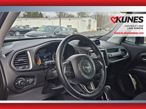 Used 2022 Jeep Renegade Latitude w/ Convenience Group image 17