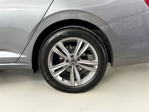 Used 2024 Volkswagen Jetta SE image 30