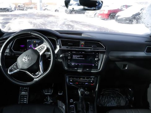 Used 2023 Volkswagen Tiguan SE R-Line image 28
