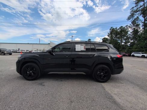 Used 2025 Volkswagen Atlas Peak Edition SE AWD/4WD image 5