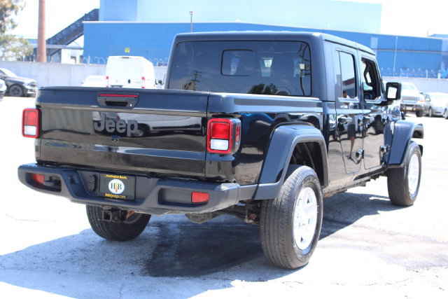 Used 2022 Jeep Gladiator Sport AWD/4WD image 4