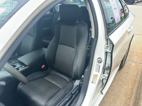 Used 2019 Honda Accord LX image 24