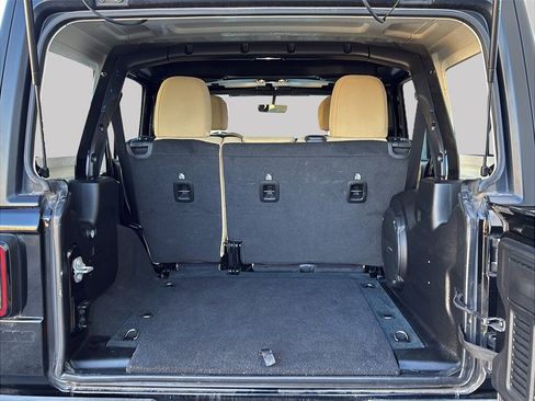 Used 2023 Jeep Wrangler Unlimited Sport image 27